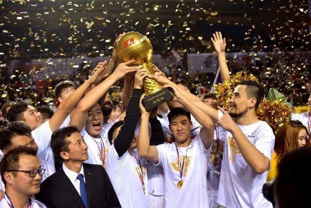 齐麟29分崔晓龙22分 新疆5连胜送江苏7连败